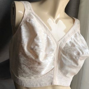 42F Playtex unwired comfort strap bra NWOT 4693